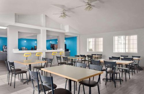 Berwick Hotel | Baymont by Wyndham Des Moines North
