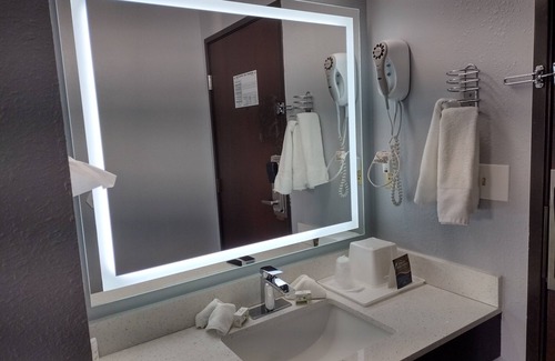 Proctor Hotel | Baymont by Wyndham Duluth/Spirit Mountain