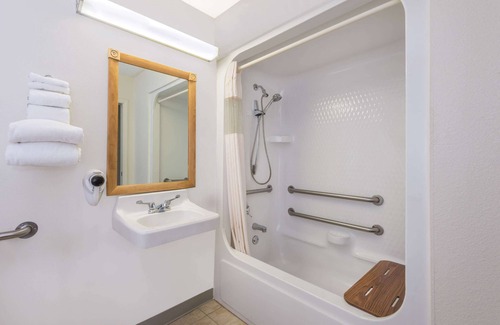 Enid Hotel | Baymont by Wyndham Enid