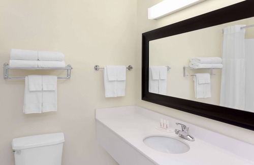 Fort Wayne Hotel | Baymont by Wyndham Fort Wayne
