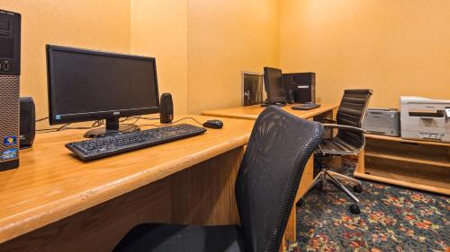 Conning Towers Nautilus Park Hotel | Baymont by Wyndham Groton/Mystic