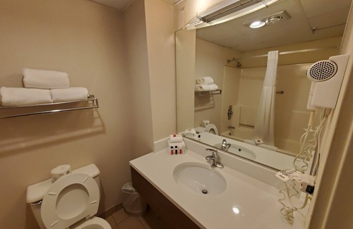 Conning Towers Nautilus Park Hotel | Baymont by Wyndham Groton/Mystic