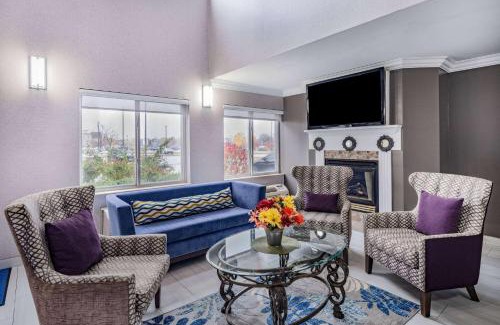 Gurnee Hotel | Baymont by Wyndham Gurnee