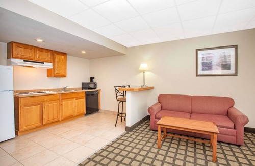 Hays Hotel | Baymont by Wyndham Hays