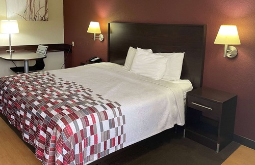 Holland Hotel | Baymont By Wyndham Holland/Toledo