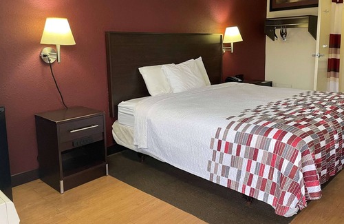 Holland Hotel | Baymont By Wyndham Holland/Toledo