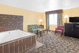 Holland Hotel | Baymont by Wyndham Holland