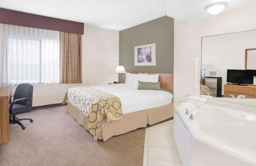 Janesville Hotel | Baymont by Wyndham Janesville