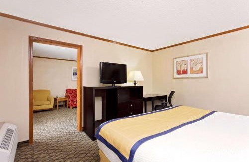 Kalamazoo Hotel | Baymont by Wyndham Kalamazoo East