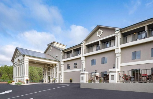 Keystone Hotel | Baymont by Wyndham Keystone Near Mt. Rushmore