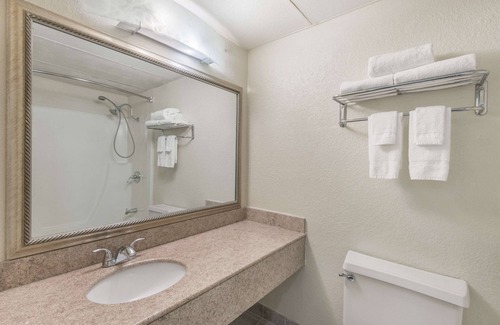 Kokomo Hotel | Baymont by Wyndham Kokomo