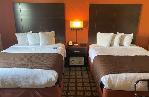 Lakeville Hotel | Baymont by Wyndham Lakeville