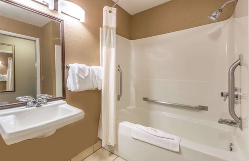 Lancaster Hotel | Baymont by Wyndham Lancaster