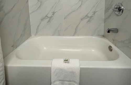 Marion Hotel | Baymont by Wyndham Marion