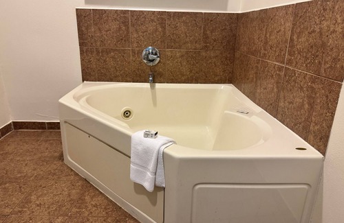 McComb Hotel | Baymont by Wyndham McComb