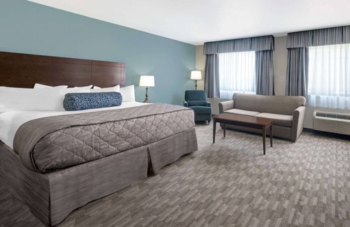Minot Hotel | Baymont by Wyndham Minot