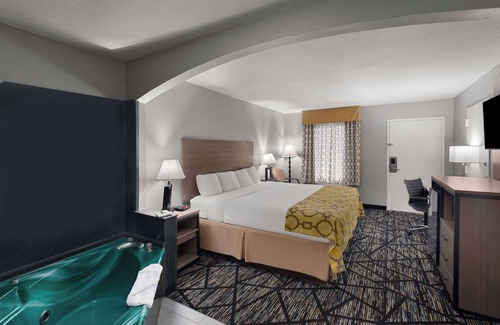 Tillmans Corner Hotel | Baymont by Wyndham Mobile/Tillmans Corner