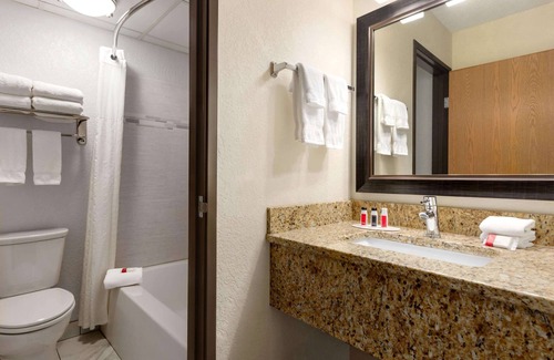Owatonna Hotel | Baymont by Wyndham Owatonna