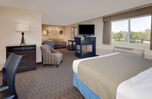 Owatonna Hotel | Baymont by Wyndham Owatonna