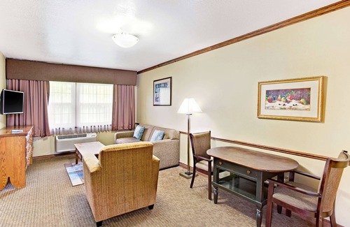 Provo Hotel | Baymont by Wyndham Provo River