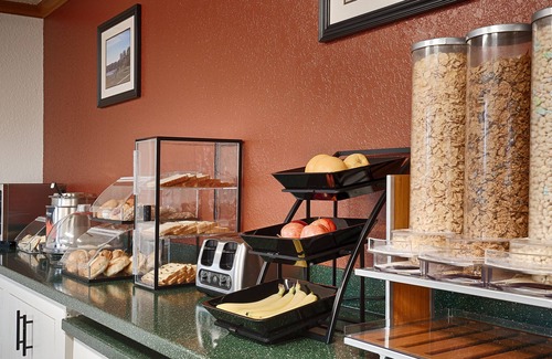 Robinson Hotel | Baymont by Wyndham Robinson