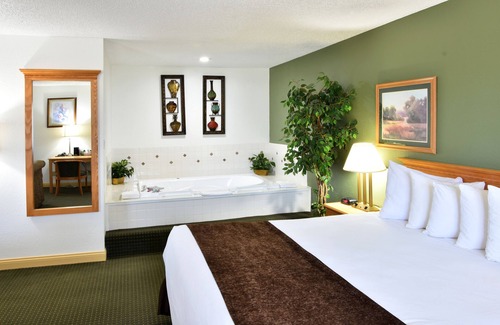 Robinson Hotel | Baymont by Wyndham Robinson