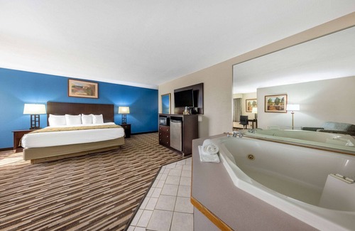 Turners Hotel | Baymont by Wyndham Springfield South Hwy 65
