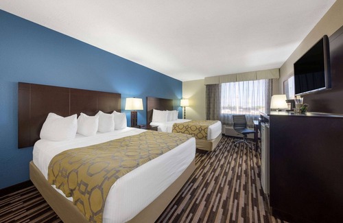 Turners Hotel | Baymont by Wyndham Springfield South Hwy 65