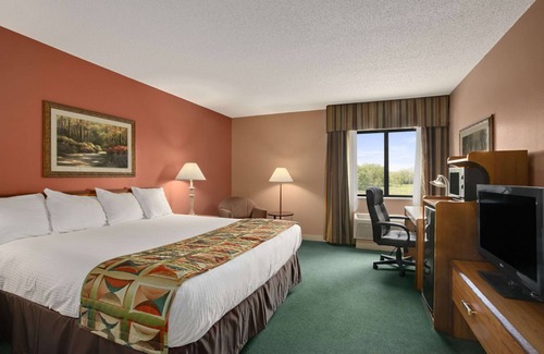Sullivan Hotel | Baymont by Wyndham Sullivan