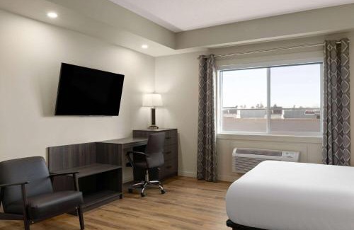 West Edmonton Hotel | Baymont by Wyndham West Edmonton
