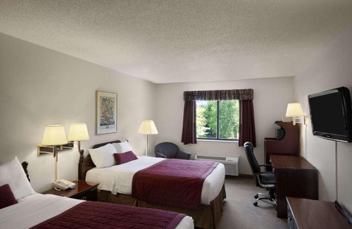 Whitewater Hotel | Baymont by Wyndham Whitewater