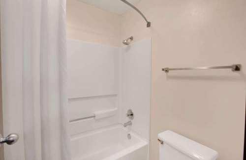 Richmond Hotel | Baymont Inn & Suites Richmond