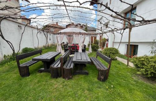 Dobrinishte House | Bayrakova Guest House