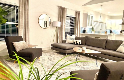 Laurel House | Bayshore Beach House - Walk to Nokomis Beach! Close to Siesta Key, Venice Beach
