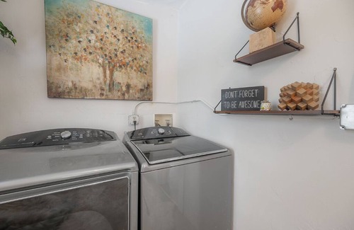 Bayshore Beautiful House | Bayshore bungalow w/covered porch/walk to Tampa Bay