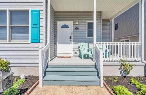 Keansburg Villa | Bayshore Bungalow - Your Perfect Beachside Escape with Stunning Coastal Views