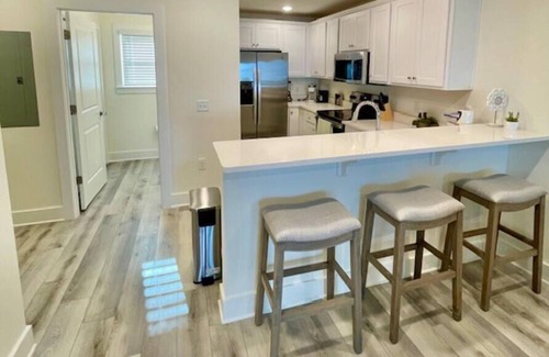 Innerarity Townhomes House | Bayside Days: Bay Views, Pool, Beach, & 2 Kayaks!