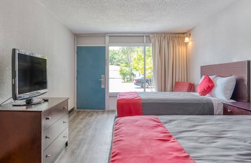Pinellas Park Hotel | Bayside Inn Pinellas Park - Clearwater