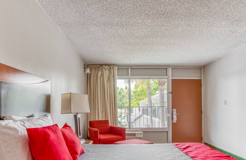 Pinellas Park Hotel | Bayside Inn Pinellas Park - Clearwater