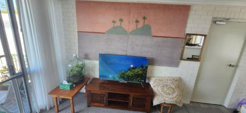 Wynnum Apartment | Bayside Lifestyle Getaway Sleeps 4