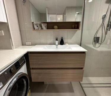 Runaway Bay Apartment | Bayview Bay Apartments and Marina