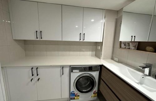 Runaway Bay Apartment | Bayview Bay Apartments and Marina