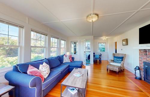 West Yarmouth House | Bayview Bliss