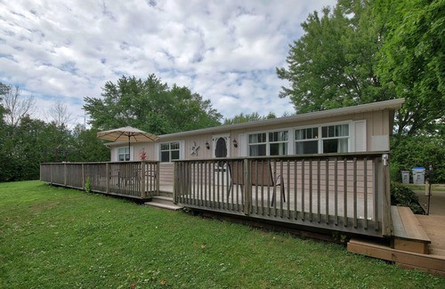 Zurich Cottage | Bayview Breezes! Golf, Sun And Relax!