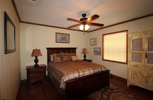 Negreet House | Bayview Lodge*Great Rental for a large family, Special Event, or just relaxing
