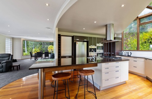 Paihia House | Bayview Panorama - Paihia Holiday Home