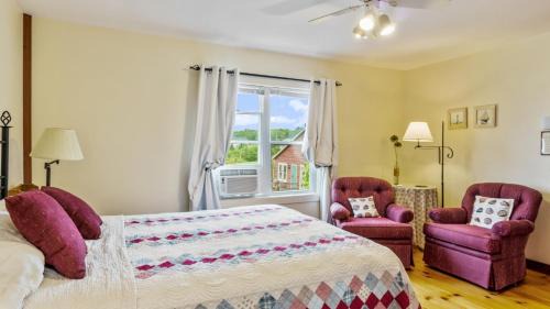 Mahone Bay Bed & Breakfast | Bayview Pines Country Inn B&B