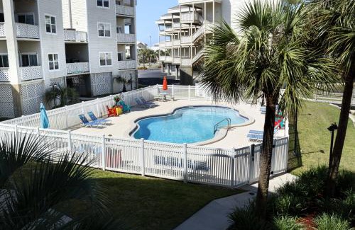 Pensacola Beach Apartment | Baywatch F2