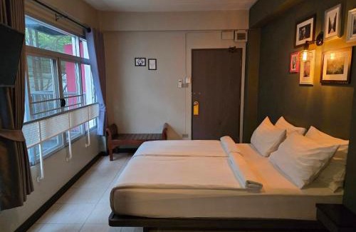 Chana Songkhram Hotel | BBhouse Rambuttri 2