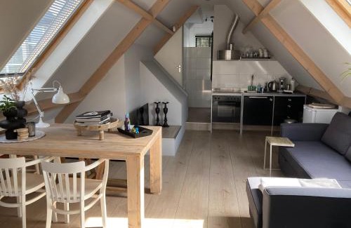 Municipality of Heemskerk Bed & Breakfast | BBOosterweg3 Studio - Free private parking